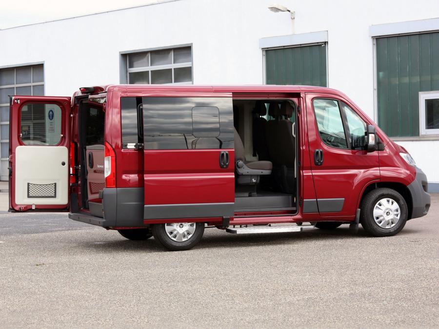  Citroen Jumper Combi 2014 года  (фото 2 из 6)